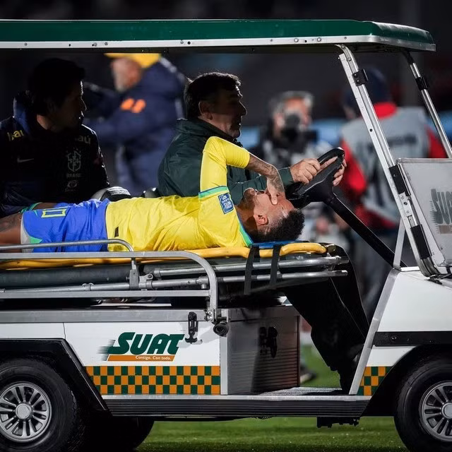 Chấn thương vừa qua khiến Neymar nghỉ tới 10 tháng