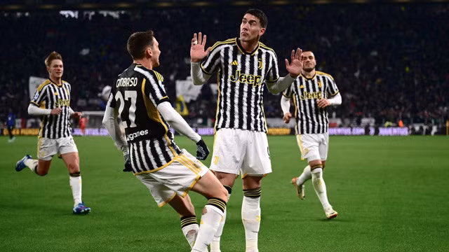 Vlahovic mở tỷ số cho Juve ở phút 27