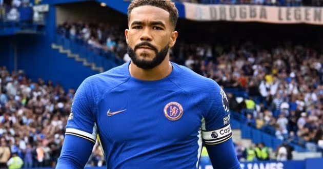 Reece James đứng trước những đồn đoán về tương lai.