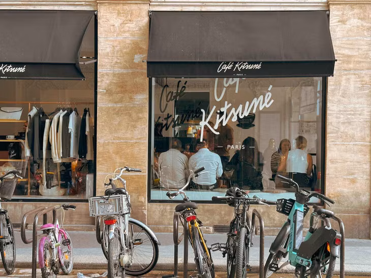 Một quán cà phê tại Paris. Ảnh: Nguyễn Quốc Thái