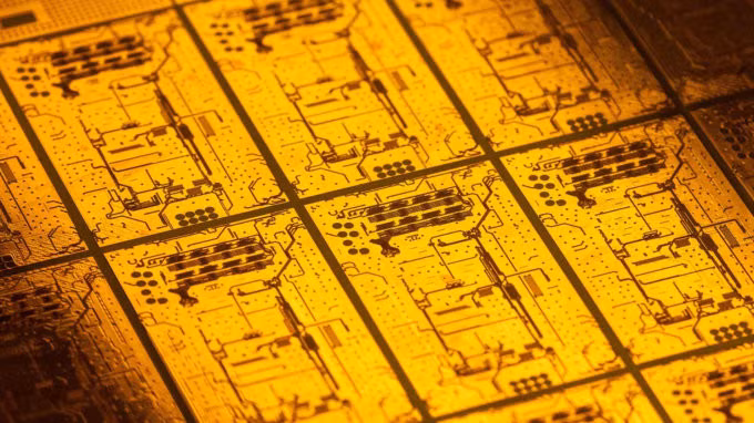 Tấm đế thủy tinh thử nghiệm được Intel công bố. Ảnh: Intel