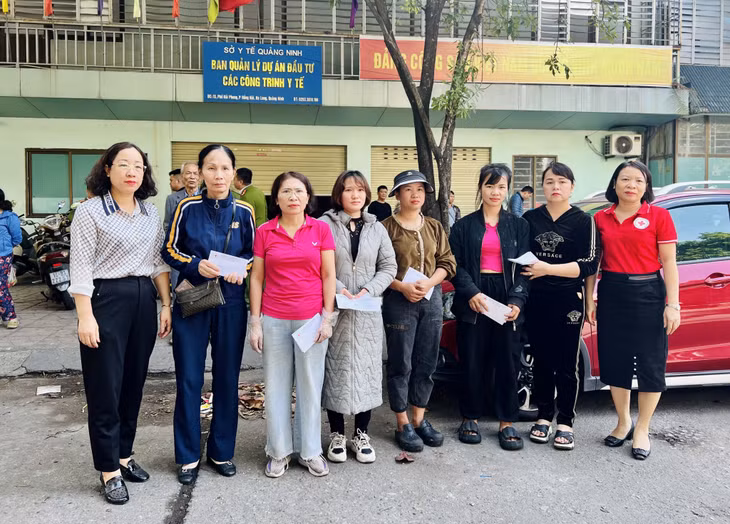 6 hộ tiểu thương (có kiot bị cháy) nhận hỗ trợ.
