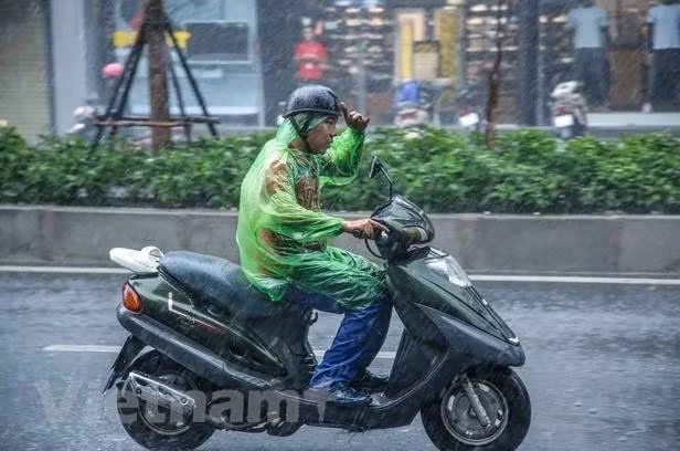 Bắc Bộ và Thủ đô Hà Nội có mưa rào và dông rải rác. (Ảnh: Vietnam+)