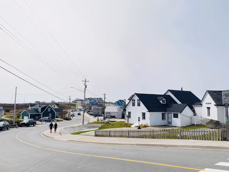 Ngày nay, Peggy’s Cove còn bảo tồn những ngôi nhà gỗ nhiều màu sắc, mang phong cách của người Anh. Ảnh: Cao Việt Cường Cavicu