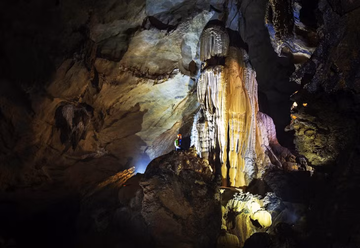 Bên trong hang Chà Lòi. Ảnh: Netin Travel