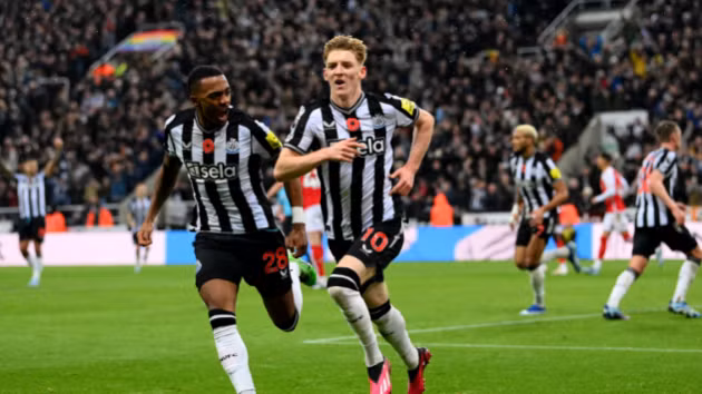Newcastle đã được hưởng lợi từ VAR trong trận đấu với Arsenal.