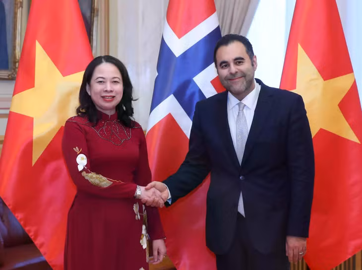 Phó Chủ tịch nước Võ Thị Ánh Xuân hội kiến Chủ tịch Quốc hội Na Uy Masud Gharahkhani. (Ảnh: An Đăng/TTXVN)