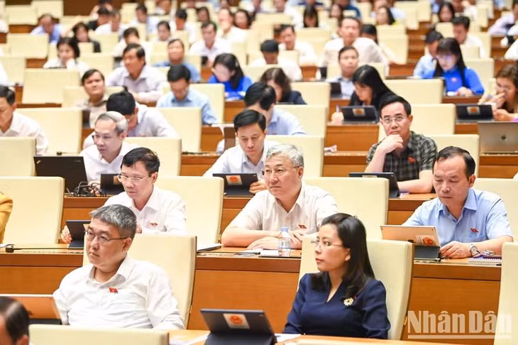 Các đại biểu tham dự phiên chất vấn của Quốc hội, chiều 6/11. (Ảnh: DUY LINH)