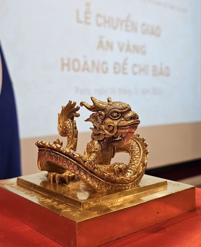 Ấn vàng "Hoàng đế chi bảo" được trưng bày tại buổi lễ. Ảnh: Cục Di sản văn hóa