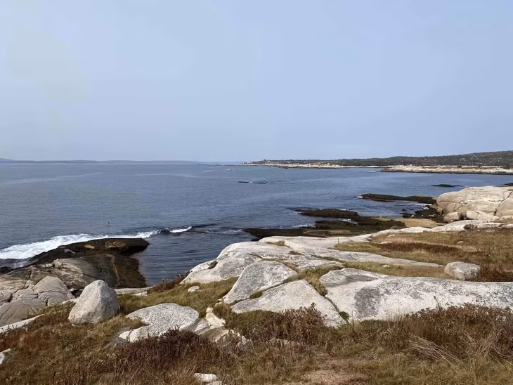 Ngoài Peggy’s Cove, khi đến Nova Scotia, du khách cũng nên dành thời gian khám phá thành phố Halifax, ngắm cảnh ven đường mòn Cabot, di tích lịch sử Quốc gia Louisbourg, cao nguyên Cape Breton… Ảnh: Ảnh: Cao Việt Cường Cavicu
