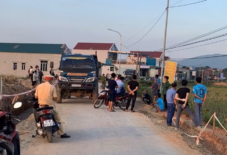 Hiện trường vụ tai nạn khiến một học sinh lớp 9 bị tử vong. Ảnh: T.T
