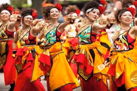Yosakoi - Điệu múa truyền thống của người Nhật.