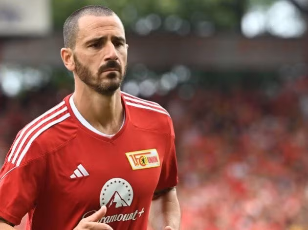 Trước lúc đến Berlin thì Bonucci có mơ cũng không nghĩ đến ngày mình được dẫn đắt bởi một... nữ HLV.