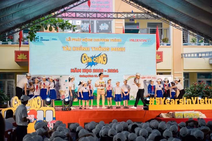Lễ phát động dự án Cha-Ching năm thứ 5 tại Quảng Bình, đánh dấu cột mốc Cha-Ching mở rộng quy mô ở cả 3 miền Bắc, Trung, Nam. Ảnh: BTC.