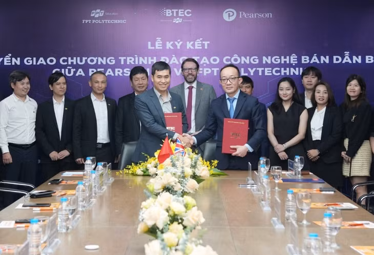 FPT Polytechnic và tổ chức giáo dục Pearson (Vương quốc Anh) ký kết chuyển giao chương trình đào tạo công nghệ bán dẫn.