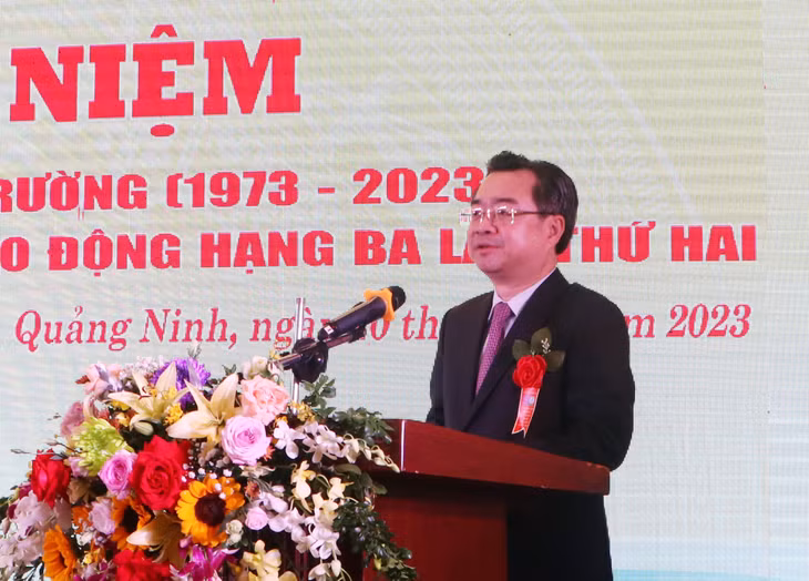 Đồng chí Nguyễn Thanh Nghị, Ủy viên Ban Chấp hành Trung ương Đảng, Bộ trưởng Bộ Xây dựng, phát biểu tại buổi lễ.