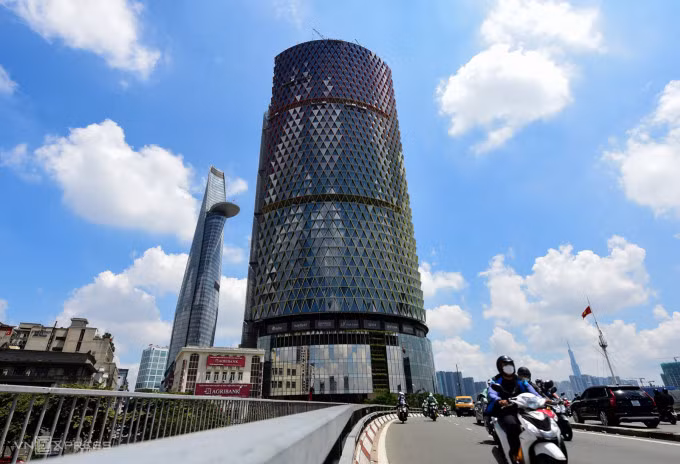 Tòa nhà Saigon One Tower tại quận 1 - một trong những bất động sản liên quan vụ án Vạn Thịnh Phát. Ảnh: Thanh Tùng