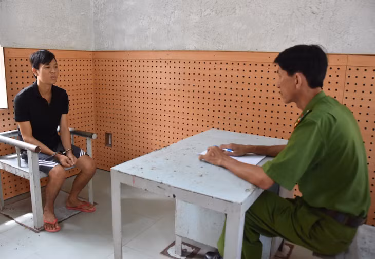 Huỳnh Văn Nam tại cơ quan Công an.