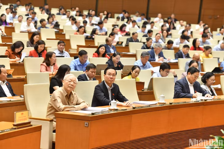 Các đồng chí lãnh đạo Đảng, Nhà nước và các đại biểu Quốc hội dự phiên chất vấn sáng 7/11. (Ảnh: ĐĂNG KHOA)