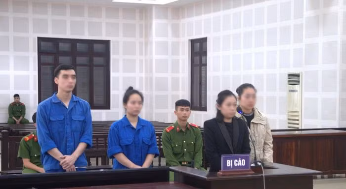 Các bị cáo tại tòa.