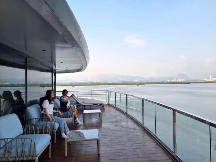 Một góc du thuyền Essence Grand HaLong Bay Cruise 1.