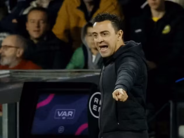 Barca chưa muốn sa thải Xavi.