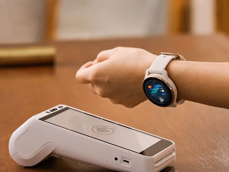 Garmin Pay không yêu cầu kết nối với điện thoại di động mà có thể thanh toán độc lập (Ảnh: Garmin).