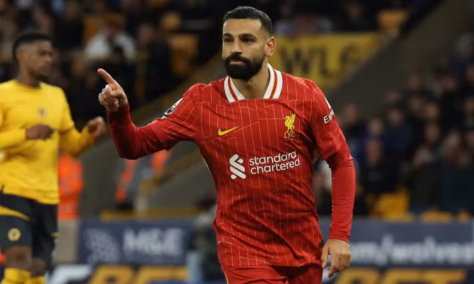 Salah mừng bàn phạt đền ấn định tỷ số lên 2-1 cho Liverpool trước Wolverhampton trên sân Molineux, vòng 6 Ngoại hạng Anh tối 28/92/2024. Ảnh: Reuters