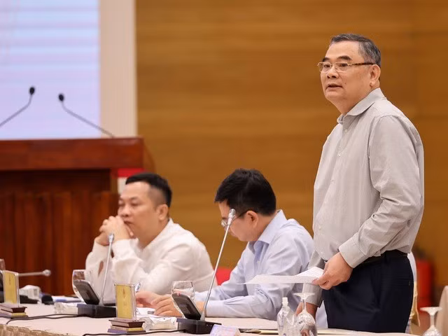 Trung tướng Tô Ân Xô: Ông Phạm Nhật Vượng của VinGroup không nằm trong danh sách cấm xuất cảnh và hoạt động của VinGroup ổn định bình thường. Ảnh VGP/Nhật Bắc
