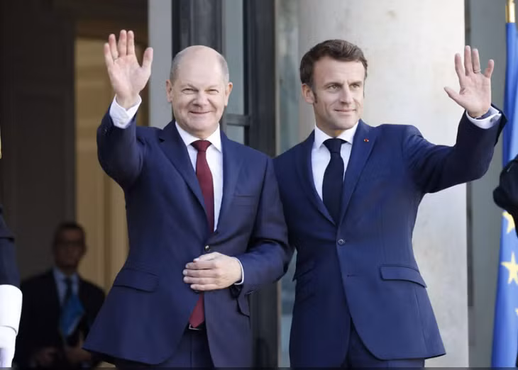 Thủ tướng Đức Olaf Scholz (trái) và Tổng thống Pháp Emmanuel Macron. Ảnh: AFP