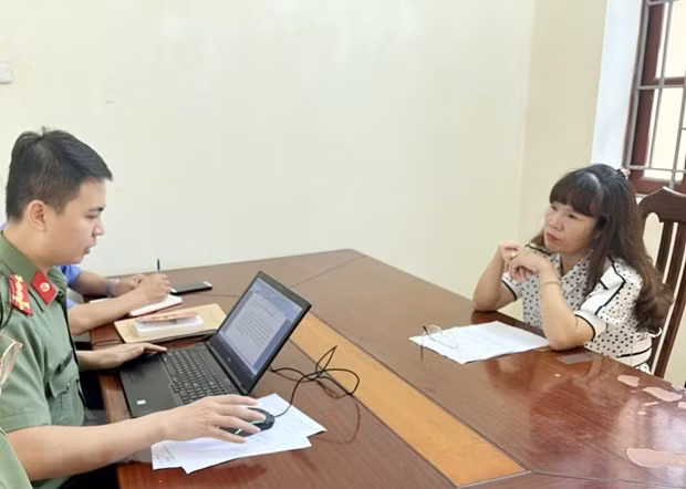 Bat 2 doi tuong loi dung quyen tu do dan chu xam pham loi ich Nha nuoc hinh anh 1