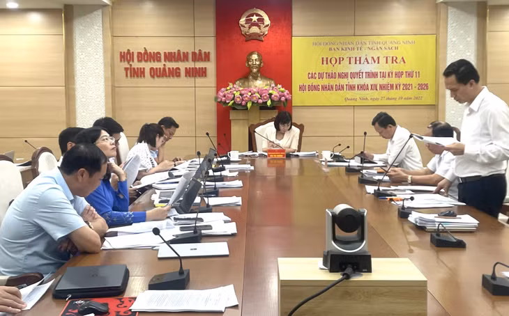 Quang cảnh cuộc họp.