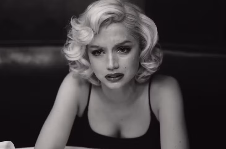 Marilyn Monroe là biểu tượng sắc đẹp của Hollywood.