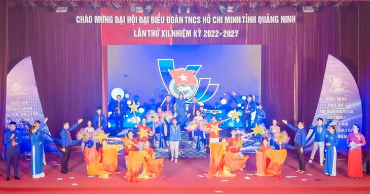 Liên hoan có sự tham gia của 10 nhóm Tuyên truyền ca khúc cách mạng.