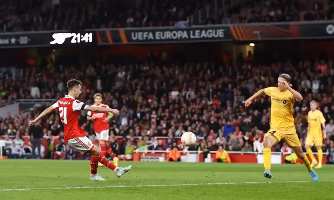 Vieira ấn định thắng lợi 3-0 cho Arsenal ở phút 85 trận đấu trên sân Emirates ngày 6/10. Ảnh: Reuters