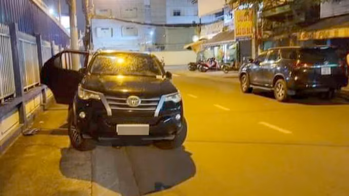 Ô tô bị đập kính (Ảnh: A.X.).