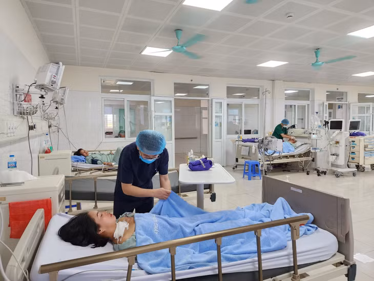 Chăm sóc người bệnh sau phẫu thuật tại khoa Hồi sức Ung bướu, Trung tâm Ung bướu (Bệnh viện Bãi Cháy).