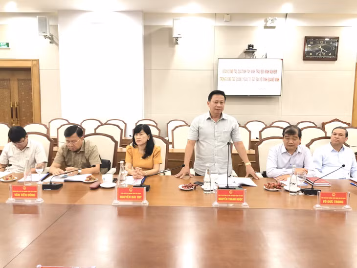 Đồng chí Nguyễn Thanh Ngọc, Phó Bí thư Tỉnh ủy, Chủ tịch UBND tỉnh Tây Ninh, phát biểu tại buổi làm việc.