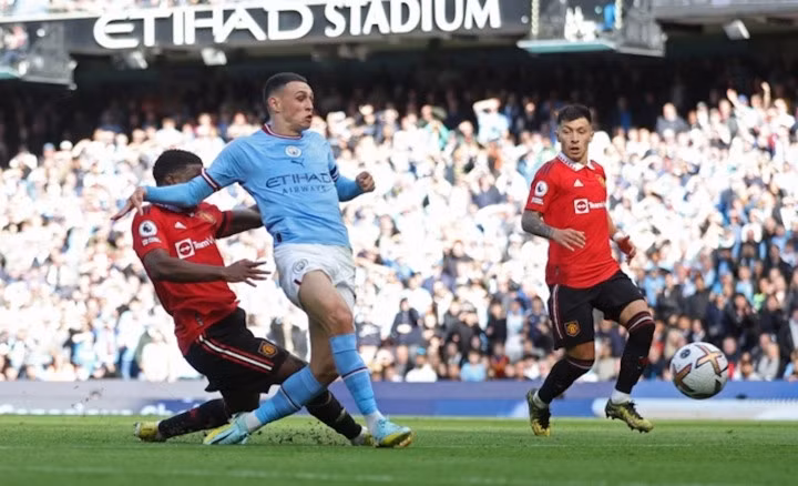 Foden cũng kịp lập hattrick ở trận này.