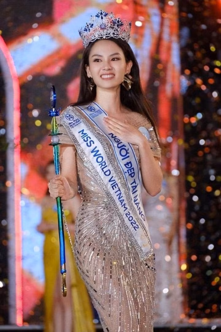 Hoa hậu Mai Phương.