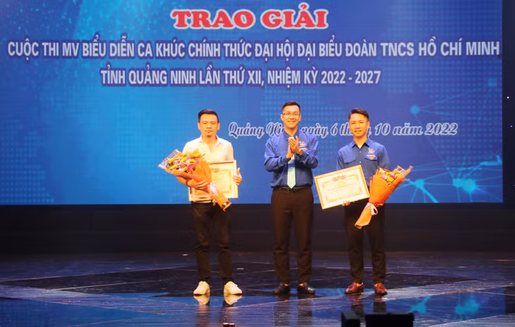 2 MV ca nhạc của Đoàn Thanh niên Trung tâm Truyền thông tỉnh và tác giả Hoàng Trọng Nghĩa (trường Tiểu học Hạ Long) đạt giải khuyến khích của cuộc thi MV biểu diễn ca khúc chính thức Đại hội Đại biểu Đoàn TNCS Hồ Chí Minh tỉnh Quảng Ninh lần thứ XII.