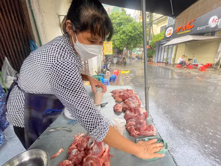 Giá thịt lợn sẽ còn duy trì ở mức thấp vì nguồn cung đang ổn định mà nhu cầu lại thấp.
