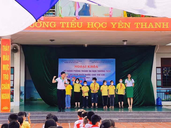 Trường Tiểu học Yên Thanh (TP Uông Bí) phối hợp tổ chức hoạt động ngoại khóa kỹ năng phòng chống tai nạn thương tích và phòng tránh đuối nước cho học sinh.