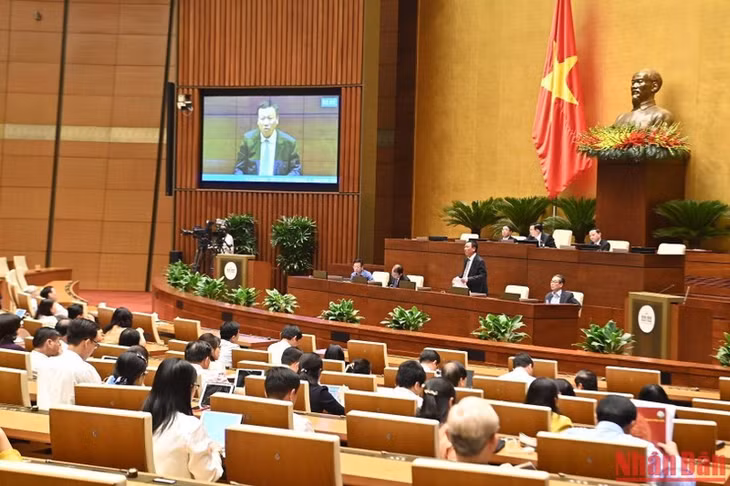 Tổng Thanh tra Chính phủ Đoàn Hồng Phong phát biểu tại phiên họp sáng 25/10. Ảnh: ĐĂNG KHOA