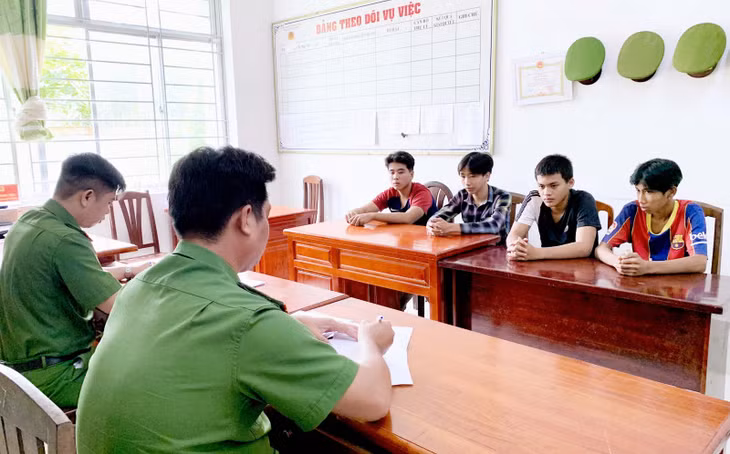 4 đối tượng cắt trộm cáp viễn thông tại cơ quan Công an.