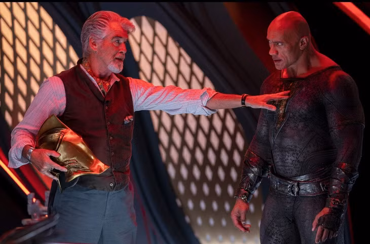 Black Adam đè bẹp những đối thủ khác trong cuộc đua phòng vé. Ảnh: Warner Bros.