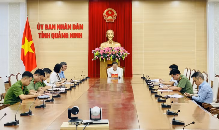 Quang cảnh cuộc họp.