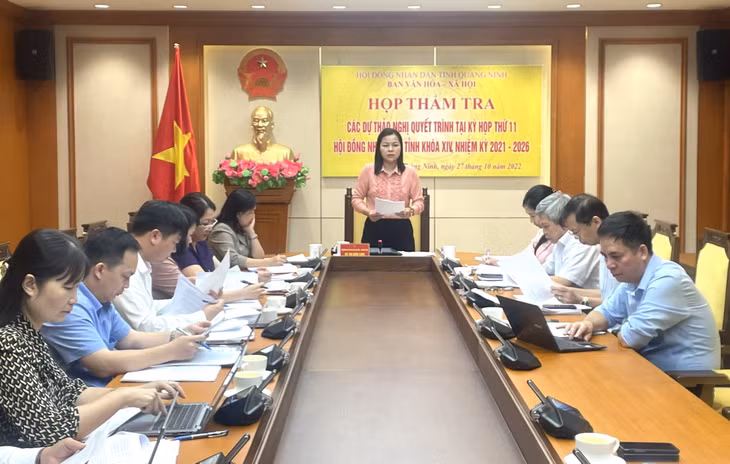 Quang cảnh cuộc họp.