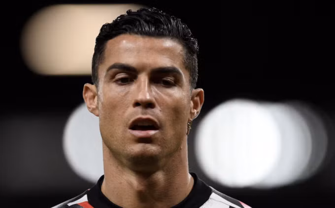 Ronaldo bị kỷ luật nội bộ sau khi gây rắc rối ở trận gặp Tottenham hôm 19/10 tại Ngoại hạng Anh. Ảnh: AFP