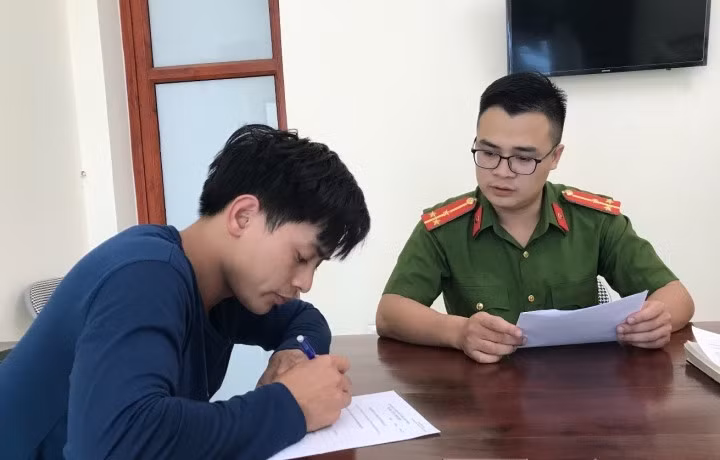 Lý Kiềm Vần tại cơ quan công an.